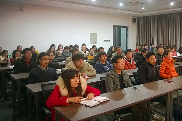 环境与资源学院研究生举办首个国家宪法日宪法学习专题讲座 环境与资源学院研究生举办首个国家宪法日宪法学习专题讲座